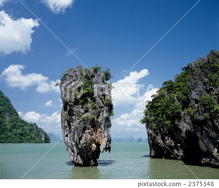 Phantom bay rocks 2375348