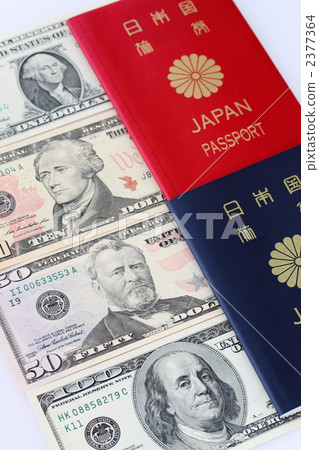 護照和美元 2377364
