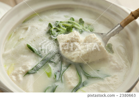 hot spring tofu pot, soy milk hot pot, food cooked in a pot 2380663