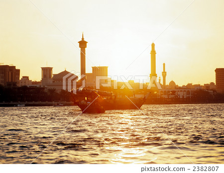 Evening scenery of the creek side 2382807