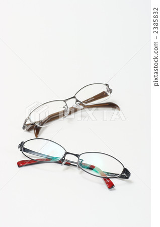 2 glasses 2 glasses 2385832