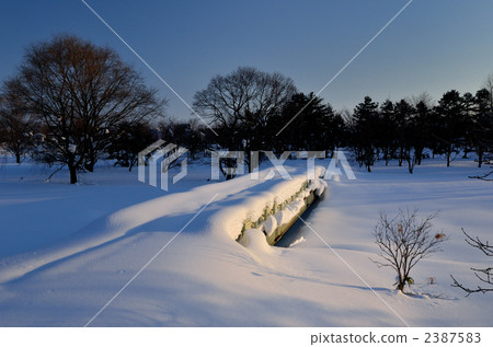 snow scene, evening scene, Winter landscape 2387583