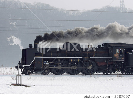 Steam locomotive of snowy field 2387697