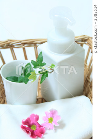 medicine and toiletry cabinet, cup, ivy 2388514