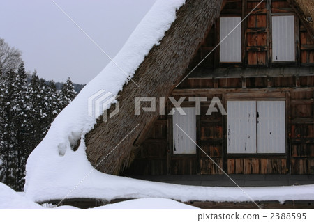 folk house, delta roof, having a steep thatched rafter roof 2388595