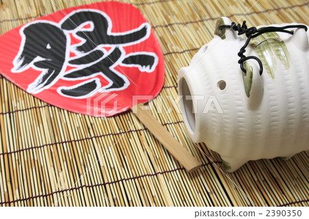 A fan and a mosquito take pig A fan and a mosquito take pig 2390350