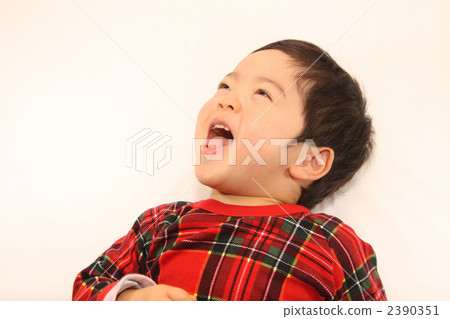 Children laughing 2390351