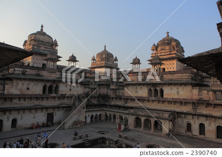 在Orcia的Ja Hahn Ghiul Mahal城堡裡面 在Orcia的Ja Hahn Ghiul Mahal城堡裡面 2390740