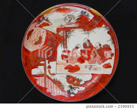 A small dish of old Kutani gold-seamed 2390933