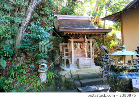 Visit the oldest Sugimoto temple in Kamakura 2390976