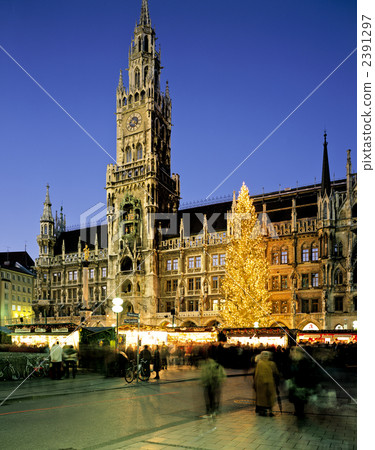 在瑪麗亞廣場的聖誕節在慕尼黑 在瑪麗亞廣場的聖誕節在慕尼黑 2391297