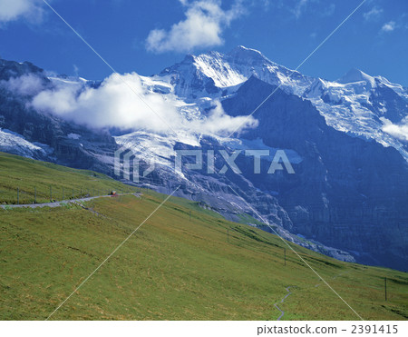 Mt. Jungfrau from Kleine Scheideg 2391415