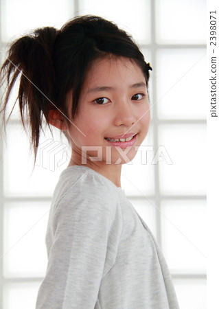 elementary school girl elementary school girl 2398071