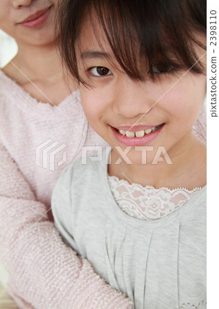 Mother and daughter (elementary school student edition) Mother and daughter (elementary school student edition) 2398110