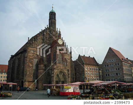 Frauenkirche in Nuremberg 2399473