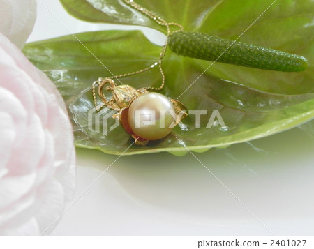 金色珍珠吊墜 2401027