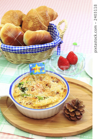 Flag and gratin 2403118