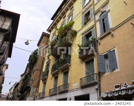 維羅納大廈 2403245