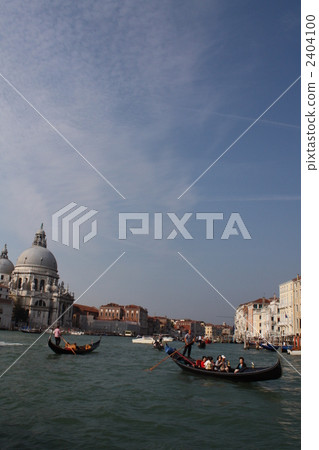 Scenery of the Venetian waterway Scenery of the Venetian waterway 2404100