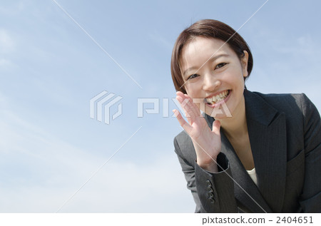 Business woman (blue sky) 2404651