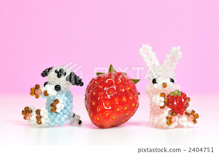 Animals of strawberries and beads 2404751