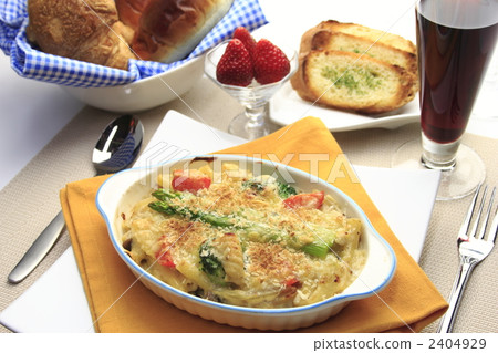 Gratin at dinner Gratin at dinner 2404929