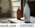 Empty cans in the ruins 2405985