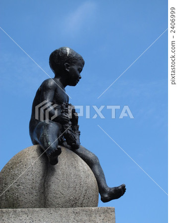Children's statue 2406999