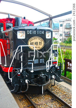 來到Truroko的佐賀站的“Sagano卡車列車”(坂野市Ukyo-ku) 來到Truroko的佐賀站的“Sagano卡車列車”(坂野市Ukyo-ku) 2411566