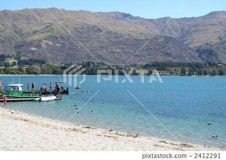 Recreation area Summer of Wanaka New Zealand 2412291