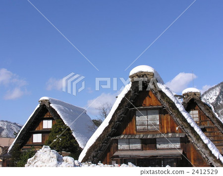 wooden architecture, thatched roof, straw-thatched roof 2412529