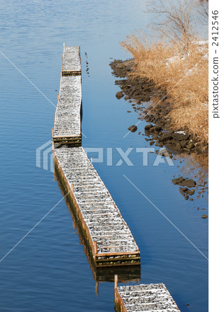 The snow scenery of Arakawa and Aoshagi to rest on the fence 2412546