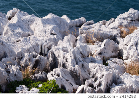 Limestone rock 2414298