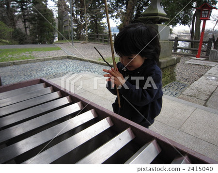 pray, praying, little child 2415040