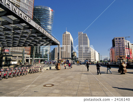 Potsdamer Platz in Berlin Potsdamer Platz in Berlin 2416140