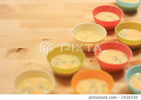 Steamed cake made with silicone cup 2416330