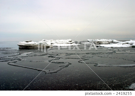 Floating ice floating ice and lotus leaf ice 2419255