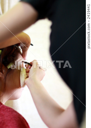 Hair makeup 2419441