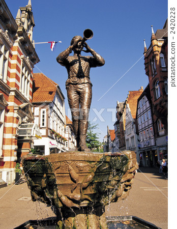 Hameln's rat catching man Hameln's rat catching man 2420228