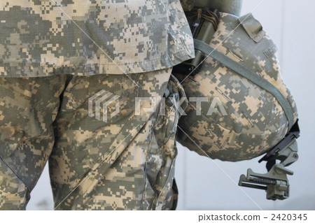 美國士兵和頭盔 2420345