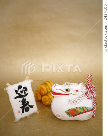 Dragon's figurine 2424100