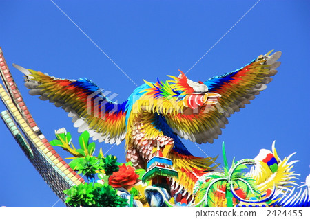 唐人街神社的屋頂裝飾品 2424455