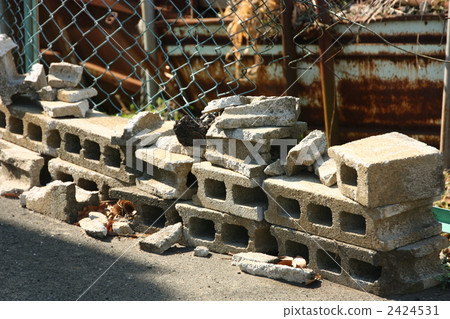 Concrete block Concrete block 2424531