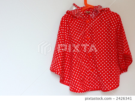 Red raincoat 2426341