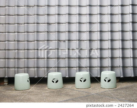 Creating art Creating art 2427264