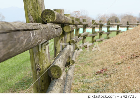 Wooden fence 2427725