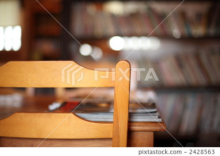 咖啡廳椅子和書架 咖啡廳椅子和書架 2428563