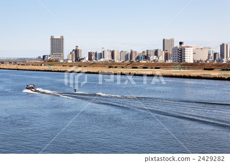 From Nishiarai Bridge over Arakawa's Kawahara and Senju direction 2429282