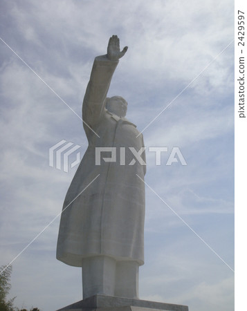 Statue of Mao Zedong in Fujian Province 2429597