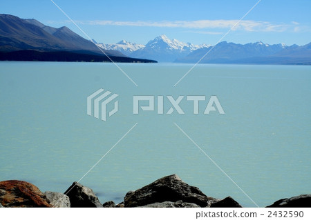 查看新西蘭庫克山的Pakaki湖 查看新西蘭庫克山的Pakaki湖 2432590